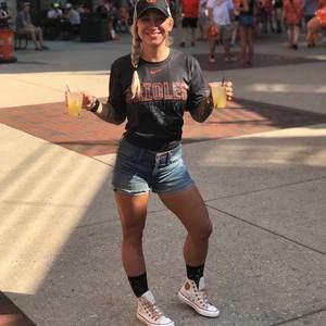 Meet your Posher, Carrie